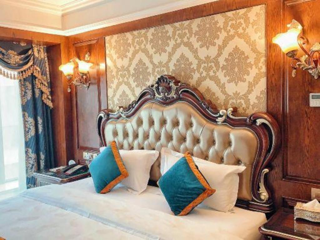 Chengdu French Theme Gold Palace Exteriör bild