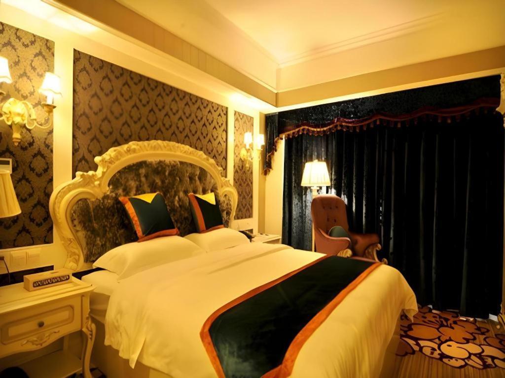 Chengdu French Theme Gold Palace Exteriör bild