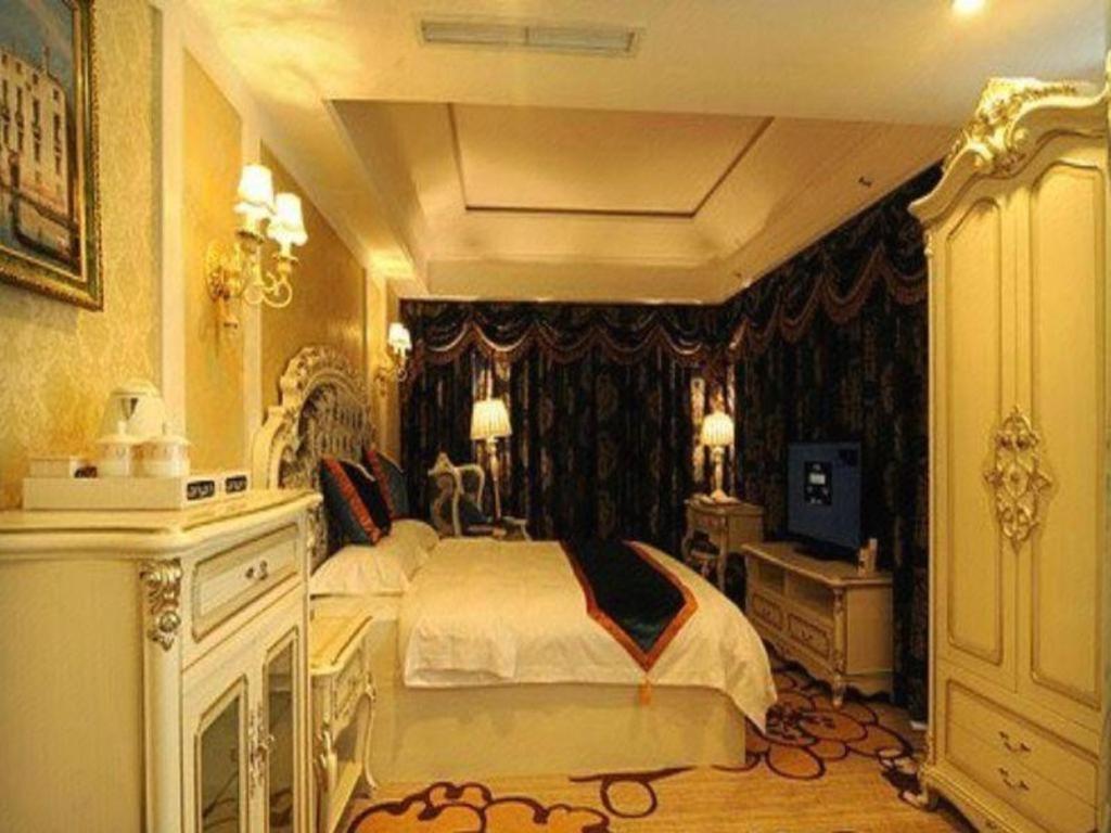 Chengdu French Theme Gold Palace Exteriör bild
