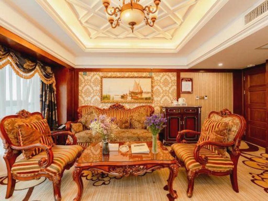 Chengdu French Theme Gold Palace Exteriör bild