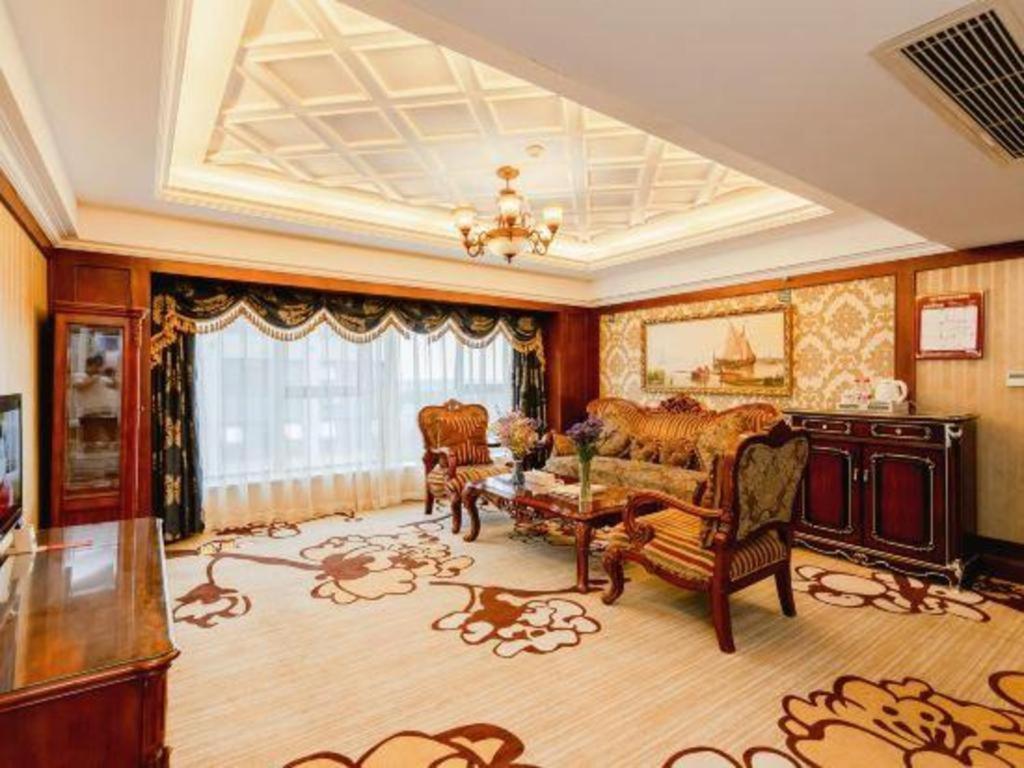 Chengdu French Theme Gold Palace Exteriör bild